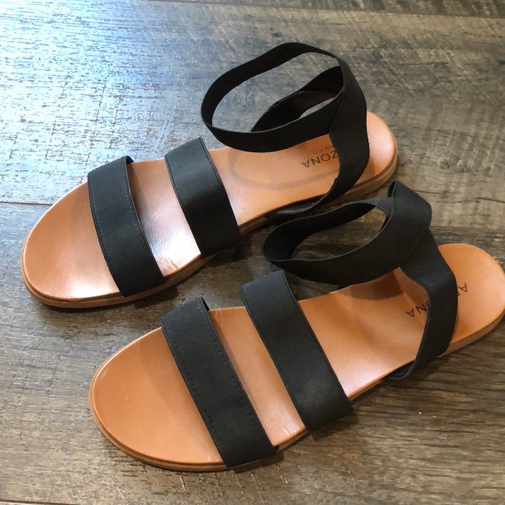 ARIZONA JEAN CO. BLK STRAP AROUND ANKLE SANDALS SIZE 10M